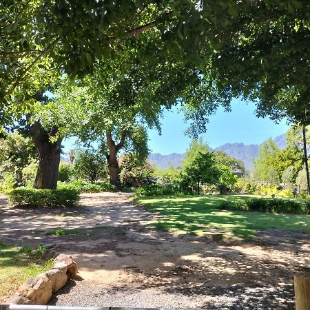 Olive And Vine Farm Cottage ฟรันเชิค ภายนอก รูปภาพ