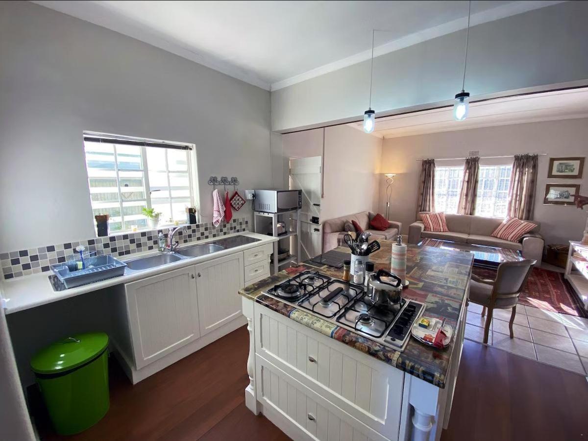 Olive And Vine Farm Cottage ฟรันเชิค ห้อง รูปภาพ